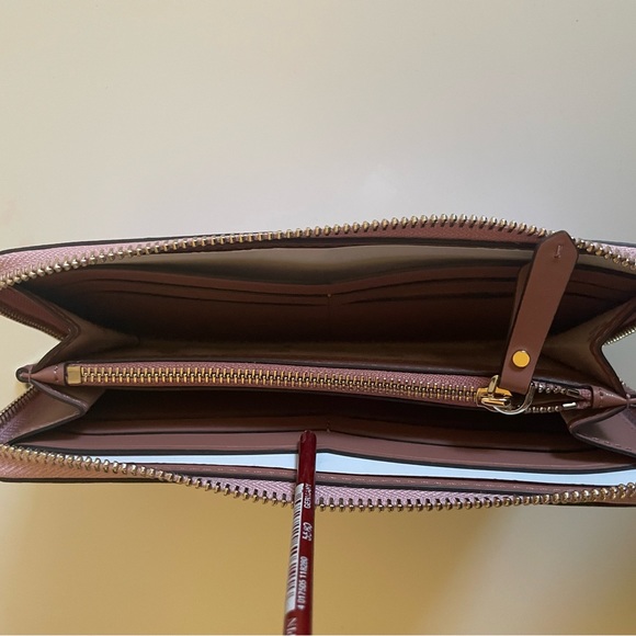 Kate Spade pink/rose glittery look gold purse/wallet. EUC. - Picture 5 of 6